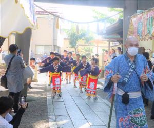 小学生の奴振り